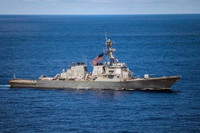 [ẢNH] Nga - Mỹ cảnh báo phá hủy tàu chiến của nhau trong trường hợp tiếp tục va chạm