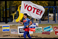 [ẢNH] Chuyên gia: Nga sẽ thắng trong bất kỳ kết quả nào của cuộc bầu cử Mỹ