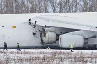 [ẢNH] Máy bay khổng lồ An-124 Nga văng mất động cơ, phải hạ cánh khẩn cấp