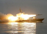 [ẢNH] Hải quân Nga nhận lệnh tấn công tàu chiến Mỹ nếu tiếp tục xâm phạm biên giới?