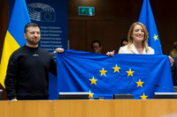 Châu Âu sẵn sàng nhượng bộ Hungary để gia hạn tài trợ cho Ukraine