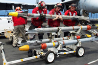 Tập đoàn Raytheon tăng gấp đôi sản lượng tên lửa AIM-120 AMRAAM