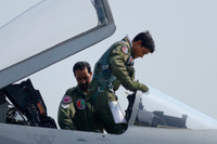 Tiêm kích J-10C có thêm hợp đồng lớn sau chiến tích bắn hạ Rafale và Su-30MKI?