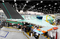 Nga chật vật chế tạo từng tiêm kích Su-57 trong khi F-35 đủ đơn hàng cho 14 năm