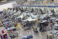 Nga chật vật chế tạo từng tiêm kích Su-57 trong khi F-35 đủ đơn hàng cho 14 năm