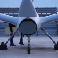 UAV Bayraktar Akinci tấn công cực mạnh nhờ radar mảng pha quét chủ động