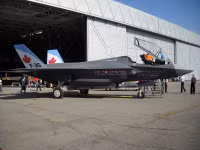 JAS 39 Gripen bất ngờ hưởng lợi khi Canada dự định hủy hợp đồng tiêm kích F-35