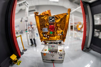 Mạng vệ tinh Eutelsat của Pháp có đủ sức thay thế hệ thống Starlink?