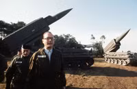 Litva sẵn sàng cho NATO triển khai vũ khí hạt nhân