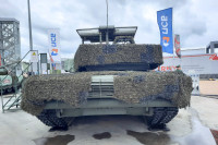 Quân đội Nga nhận lô xe tăng T-80BVM 'chống máy bay không người lái' đặc biệt