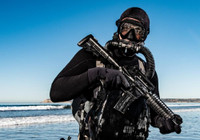 [ẢNH] Đặc nhiệm SEAL gia tăng hoạt động sát bờ biển đối thủ tiềm tàng