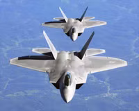 [ẢNH] Mỹ điều số lượng F-22 