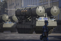 Venezuela có nguy cơ phải thanh lý không ít vũ khí Nga?