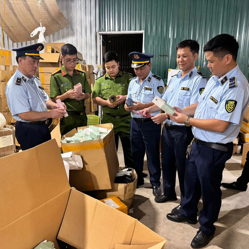 Hà Nội lập Ban chỉ đạo 389 cấp xã, mạnh tay xử lý buôn lậu và hàng giả