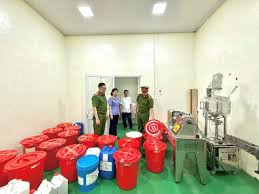 Tin Podcast ngày 4-7-2025: Khám xét xưởng sản xuất mỹ phẩm giả của Công ty Athena Việt Nam