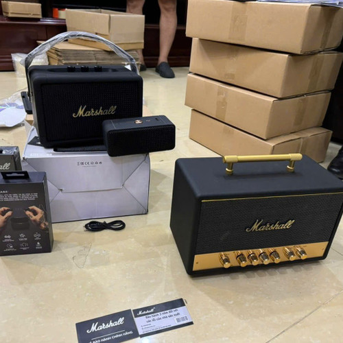 Thủ đoạn tinh vi của đường dây bán loa Marshall "nhái" ở Hà Nội 