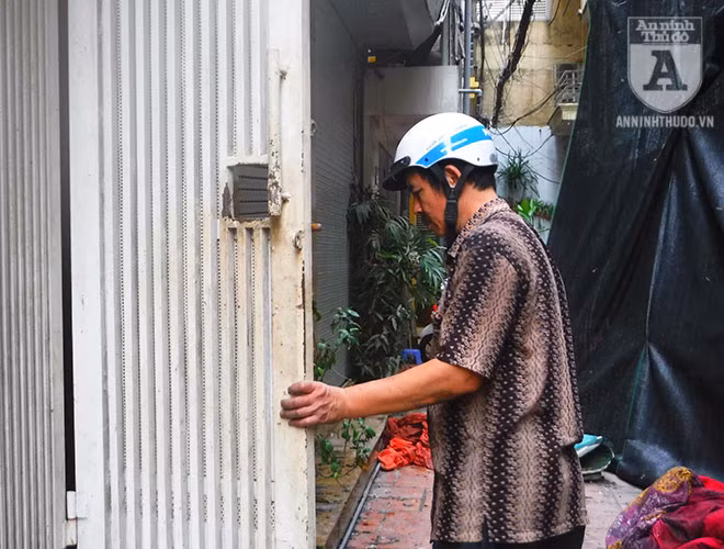 Căn nhà xảy ra cháy là của ông Phạm Văn Hào, nhà có 6 tầng, thiết kế theo dạng nhà ống, cửa thoát hiểm nằm ở tầng 1