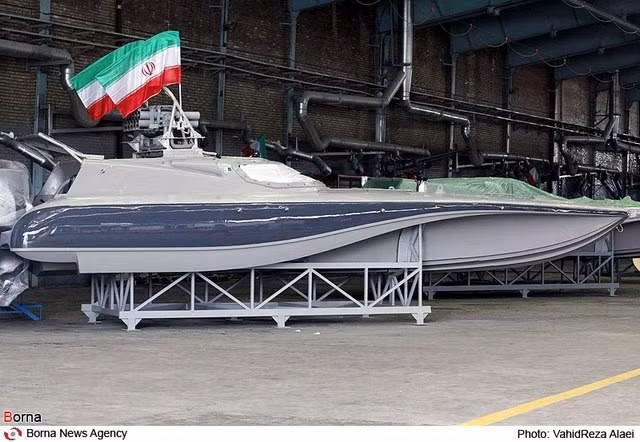 Hàng trăm ca-nô quân sự Iran có đủ khả năng phong tỏa bờ biển?