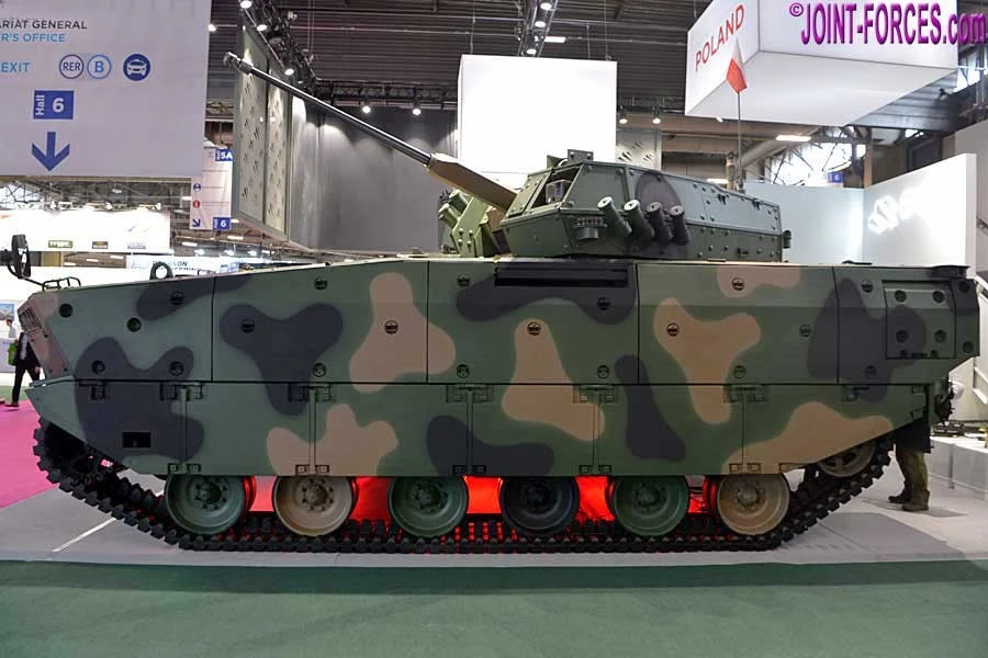 Xe chiến đấu bộ binh Ratel dựa trên kinh nghiệm chiến trường Ukraine ra mắt