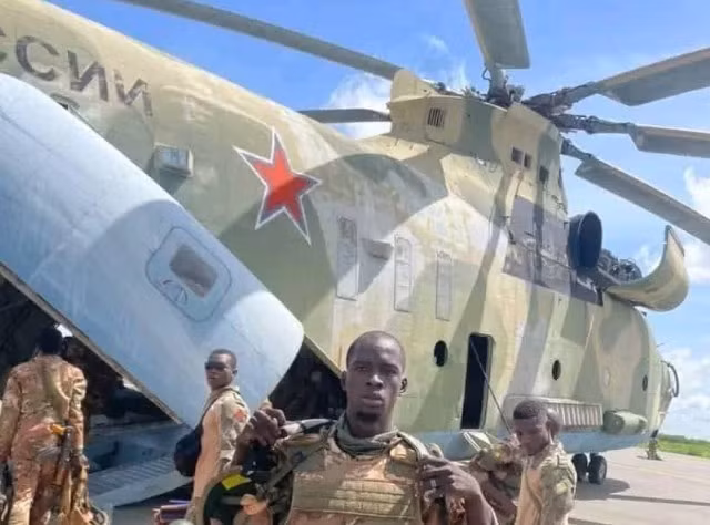 Trực thăng của Quân đoàn châu Phi bị bắn rơi tại Mali gây thiệt hại nghiêm trọng