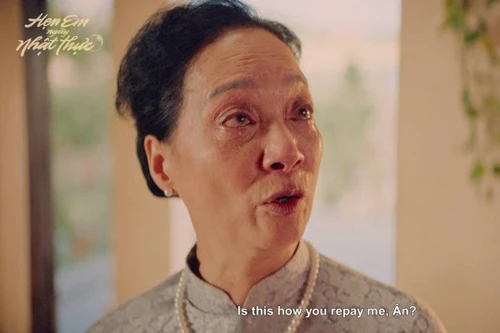 NSND Lê Khanh khóc đỏ mắt vì Thiên Ân cãi lời