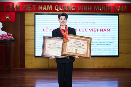 NTK Nguyễn Minh Công tạo nên kỳ tích chưa từng có với 2 lần nhận kỷ lục Việt Nam