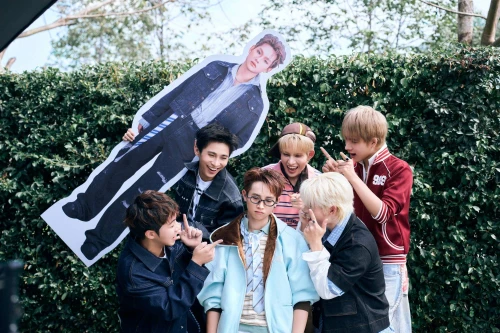 CongB mời dàn "anh trai" hùng hậu vào MV “Nhớ em 8 lần”