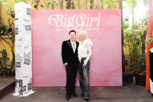 Châu Bùi rạng rỡ bên Binz ngày ra mắt MV đầu tiên 