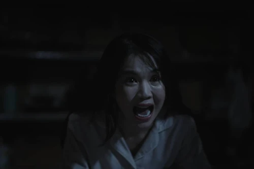 Hé lộ hình ảnh của Ngọc Trinh trong phim kinh dị "Thẩm mỹ viện âm phủ" sắp ra mắt