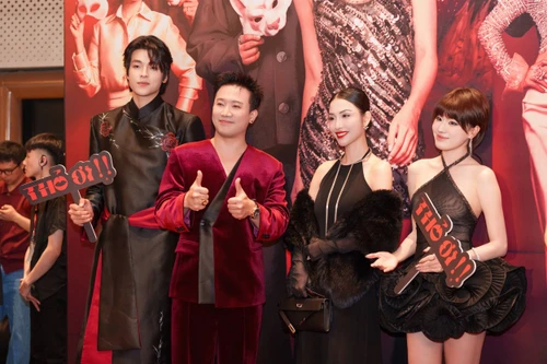 Trấn Thành hội ngộ bạn gái cũ trên thảm đỏ ra mắt "Thỏ ơi!!" ở Hà Nội 