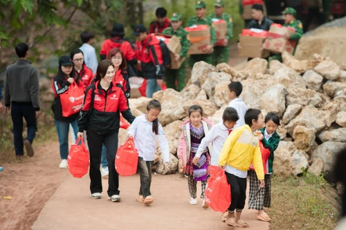 Hành trình “Giao nắng” khiến Phương Anh Đào xúc động 