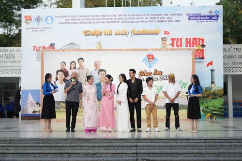 Đạo diễn Thu Trang tri ân khán giả Cần Thơ với suất chiếu đầu tiên của "Ai thương ai mến"