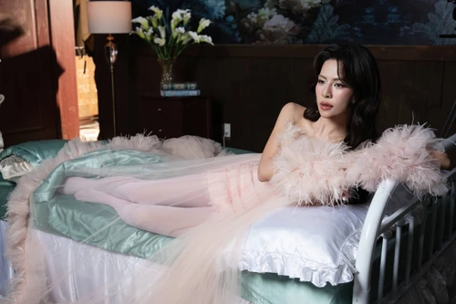 Hà Nhi đánh dấu 10 năm sự nghiệp bằng MV và album "Tri kỷ"