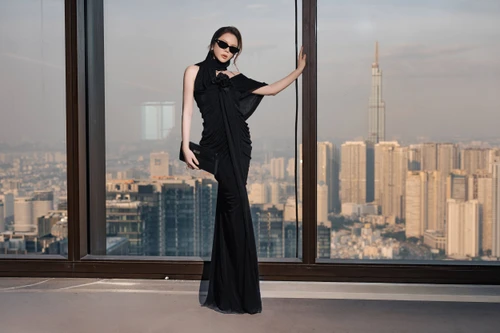 Lý Nhã Kỳ tỏa sáng tại show Đỗ Long Emerge