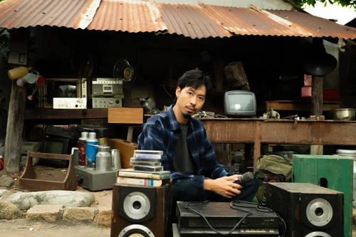 Đúng dịp Tết đến Xuân về, Đen tung nhạc về gia đình như “truyền thống”