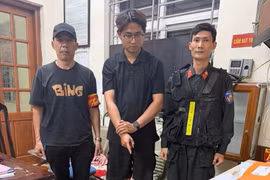 Nam thanh niên lộ "hàng lạ" khi bị tổ công tác 141 kiểm tra