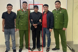 Bị lôi kéo sử dụng ma túy, gã công nhân biến thành kẻ bị truy nã