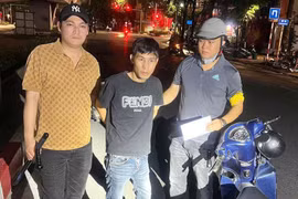 Người đàn ông có 2 tiền án bị tổ công tác 141 phát hiện cất giấu "đá" trong xe máy