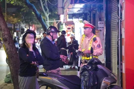 Vi phạm nồng độ cồn sau liên hoan ngày 8-3, nhiều lái xe nại đủ lý do bao biện 