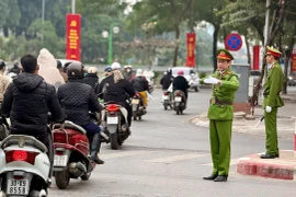 đến các tuyến đường hướng về cửa ngõ...