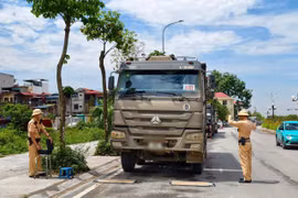 Siết chặt kiểm soát trên các tuyến trọng điểm: Không để xe tải vi phạm “qua mặt” lực lượng chức năng