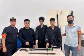 Đi xe không biển kiểm soát, nhóm đối tượng bị 141 phát hiện tàng trữ hung khí "nóng"