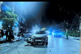 Tìm người chứng kiến vụ va chạm giao thông trên đường Láng