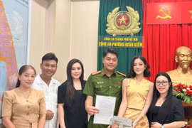Công an Hà Nội đem lại niềm vui bất ngờ cho tân Hoa hậu Văn hóa thế giới 2026 