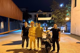 Mang hung khí "tự vệ", hai thanh niên bị tổ công tác 141 phát hiện