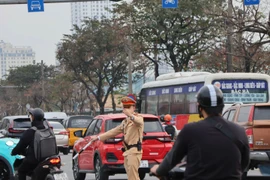 Giữ mạch giao thông thông suốt, đồng hành cùng nhân dân trên hành trình về quê đón Tết