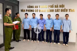 Bóc gỡ đường dây vàng lậu “khủng” đội lốt hàng điện tử từ Hồng Kông vào Việt Nam