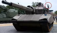 promezhutochnaya-moshnost-predstavlen-tank-capint-dlya-francuzskoi-armii-toosudhl-1781548621t.jpg