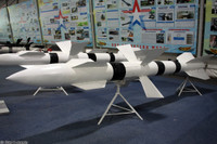 r-27r-medium-to-long-range-air-to-air-missile-in-park-patriot-02.jpg