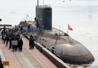 rian-archive-187524-the-crew-of-a-diesel-powered-varshavyanka-kilo-class-submarine.jpg